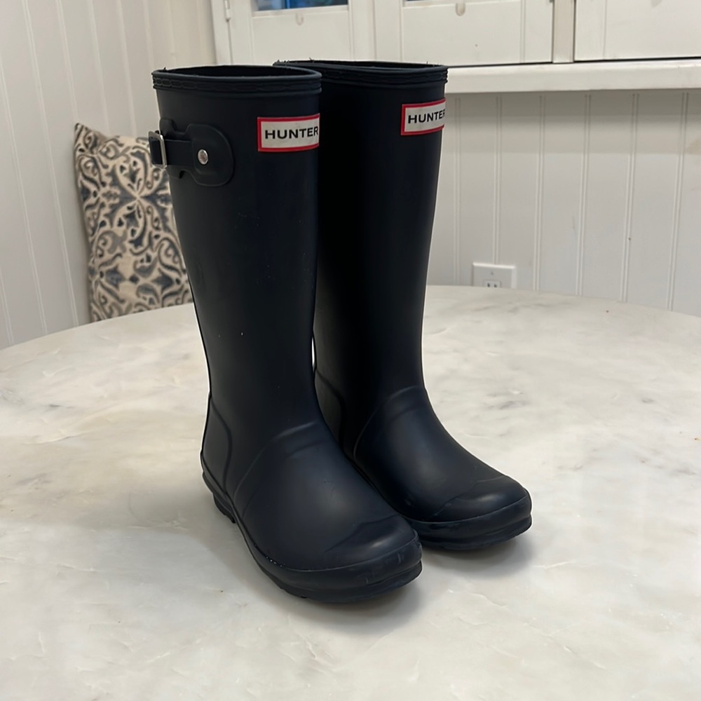Lightly worn Hunter rain boots - Navy size 1